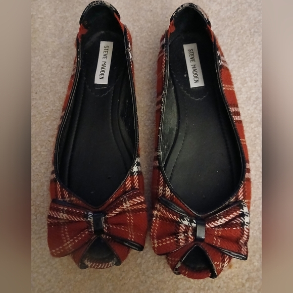 Steve Madden Red and Black Plaid Flats - Picture 1 of 5
